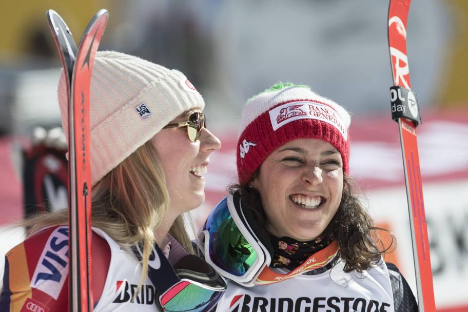 A sinistra la vincitrice Mikaela Shiffrin e a destra Federica Brignone classificatasi seconda. (Epa)